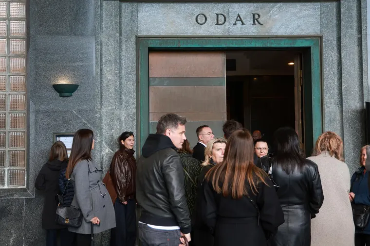 Prizori s Krematorija tjeraju suze na oči: Obitelj i prijatelji opra&scaron;taju se od Danijele Car