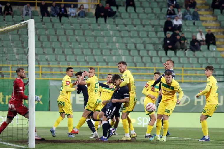 Tužna uvertira utakmice Dinama u Puli: Igrači se zagrlili i odali počast legendi