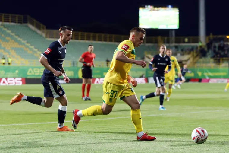 Tužna uvertira utakmice Dinama u Puli: Igrači se zagrlili i odali počast legendi