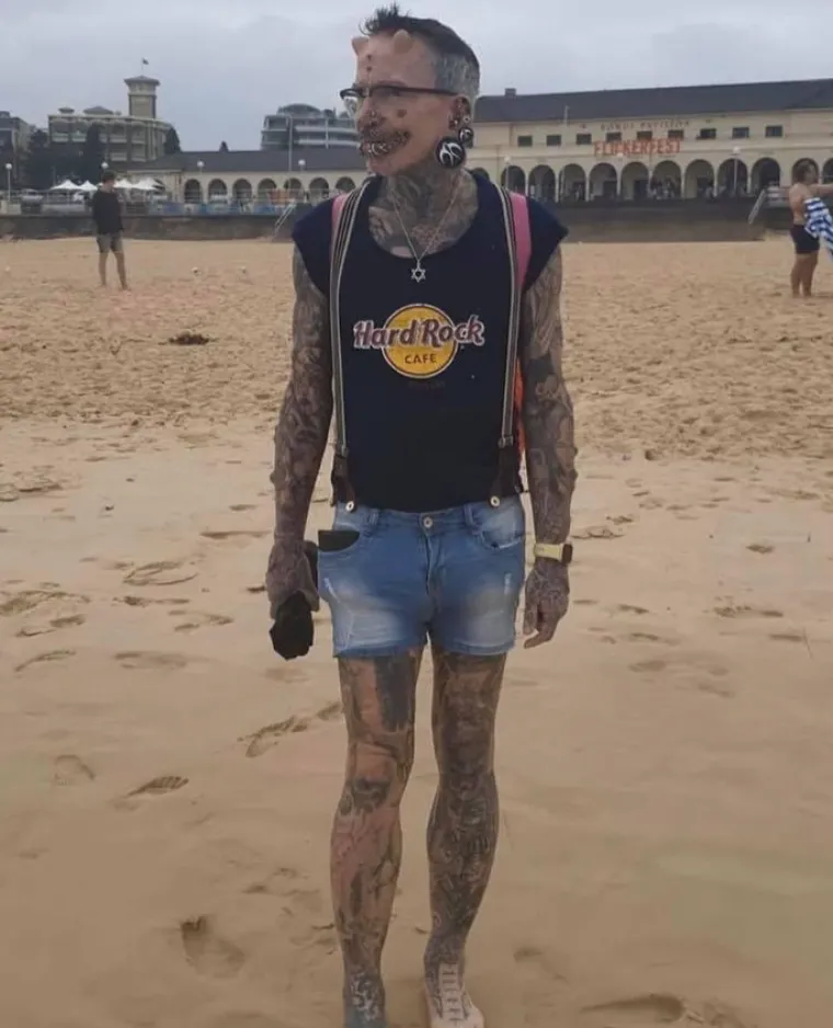 Crne oči, rogovi i stotine piercinga na tijelu: Zbog njegovog izgleda ljudi ga nazivaju vragom