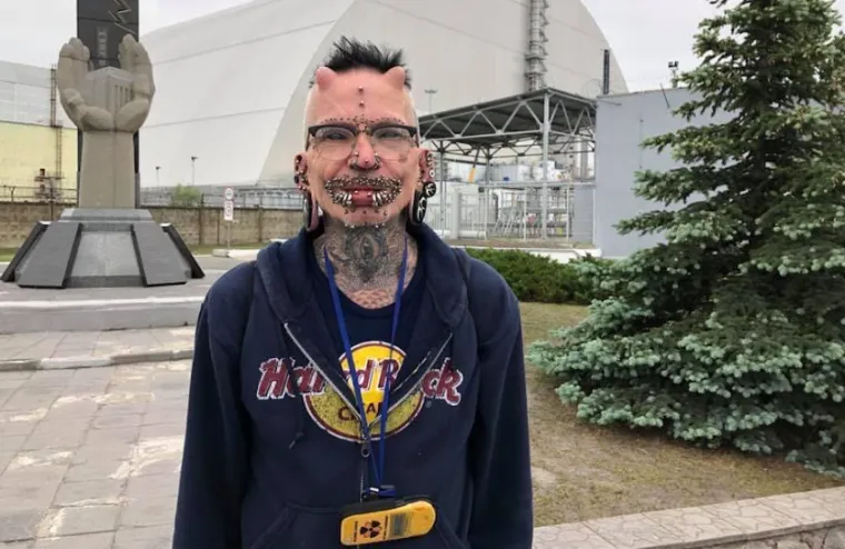 Crne oči, rogovi i stotine piercinga na tijelu: Zbog njegovog izgleda ljudi ga nazivaju vragom