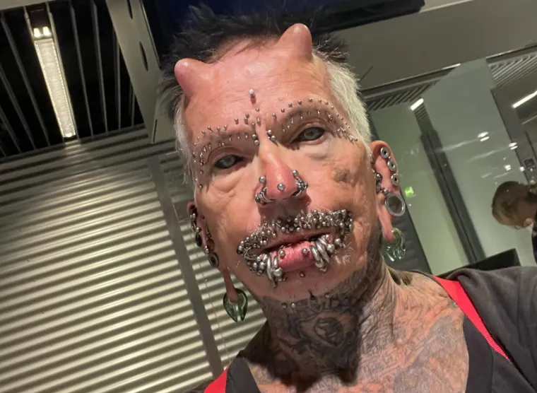 Crne oči, rogovi i stotine piercinga na tijelu: Zbog njegovog izgleda ljudi ga nazivaju vragom