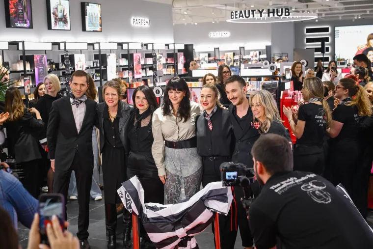 Totalni kaos i odu&scaron;evljenje: Sephora napokon otvorena, pogledajte fotografije