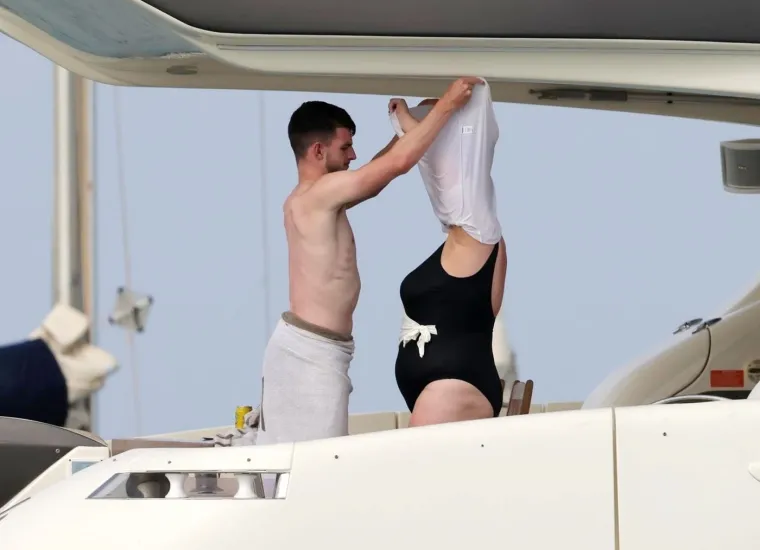 Djevojka zvijezde Arsenala na udaru zbog izgleda, Tudor svjedočio sramoti: 'Kako može&scaron; biti s njom'