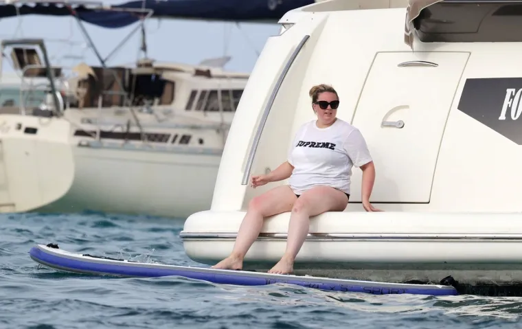 Djevojka zvijezde Arsenala na udaru zbog izgleda, Tudor svjedočio sramoti: 'Kako može&scaron; biti s njom'