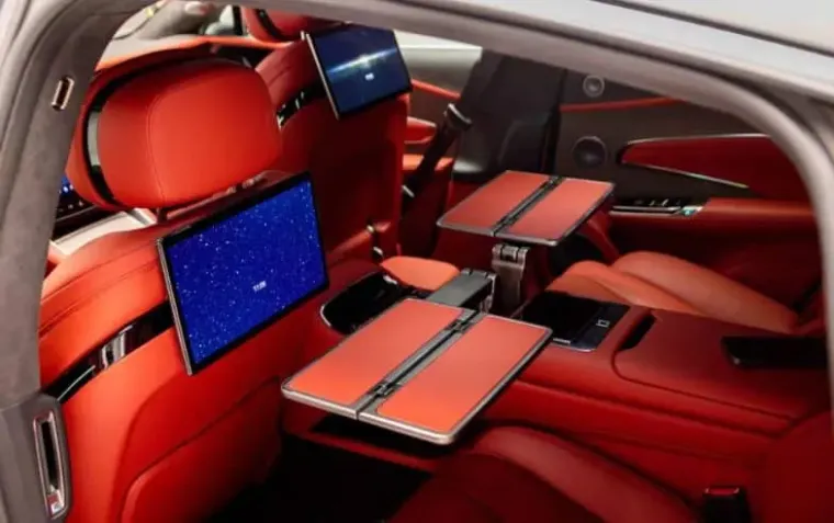 Ovaj automobil je ponizio konkurenciju! Ima 1300 KS, okreće se u mjestu, a pogledajte cijenu