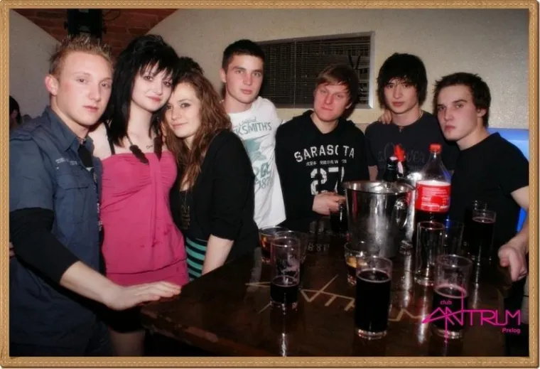 Boce viskija, uske haljine i pun plesni podij: Ovako se fe&scaron;talo na sjeveru Hrvatske prije 13 godina