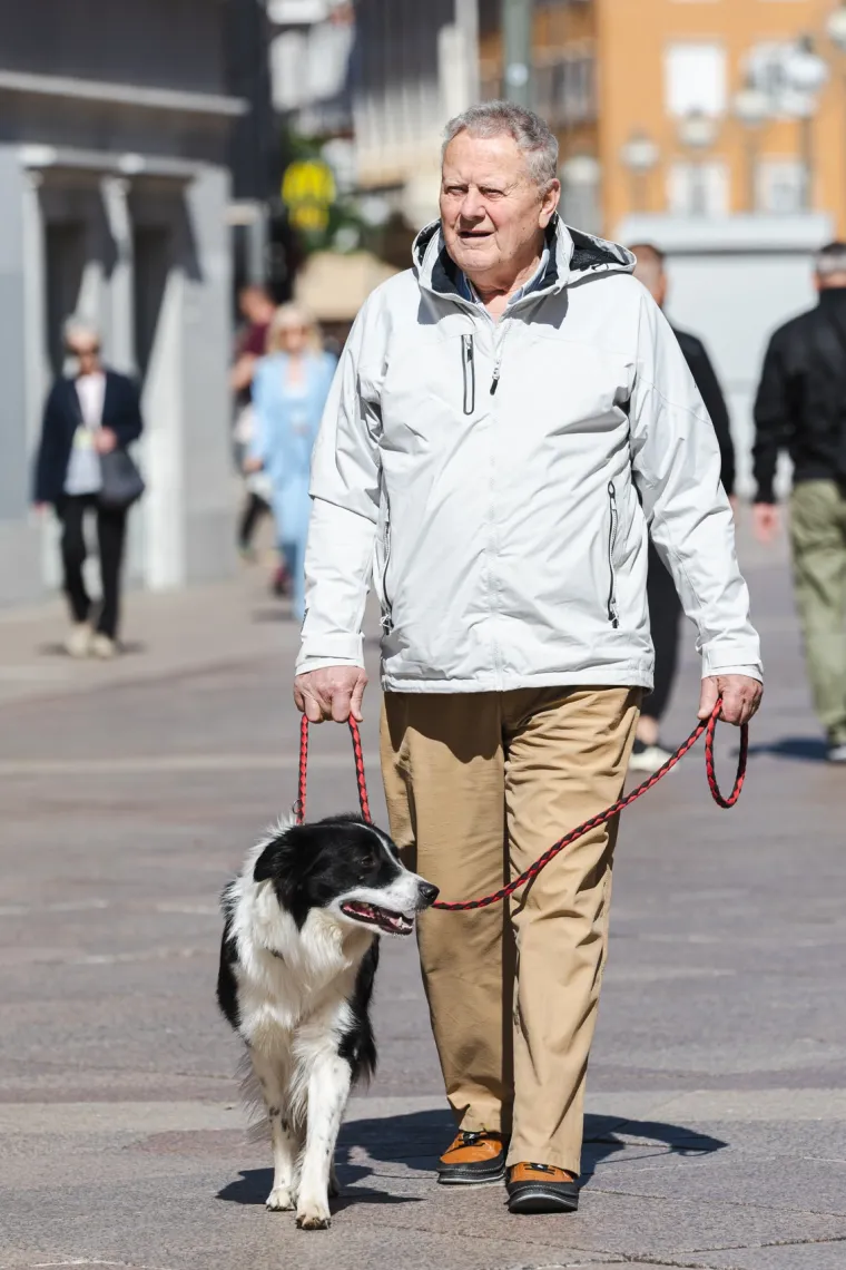 Mini suknje zavladale riječkim Korzom: Vitke noge lijepih dama ukrale sve poglede