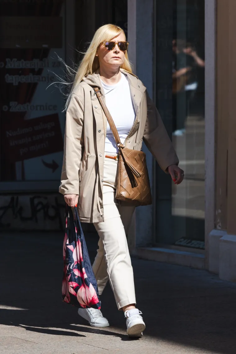 Mini suknje zavladale riječkim Korzom: Vitke noge lijepih dama ukrale sve poglede