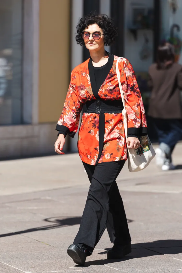 Mini suknje zavladale riječkim Korzom: Vitke noge lijepih dama ukrale sve poglede