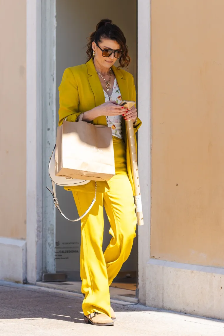 Mini suknje zavladale riječkim Korzom: Vitke noge lijepih dama ukrale sve poglede