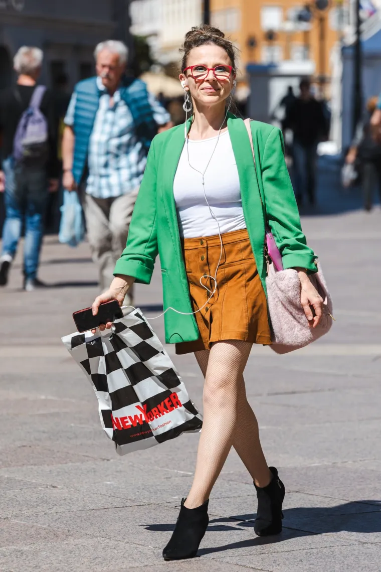 Mini suknje zavladale riječkim Korzom: Vitke noge lijepih dama ukrale sve poglede