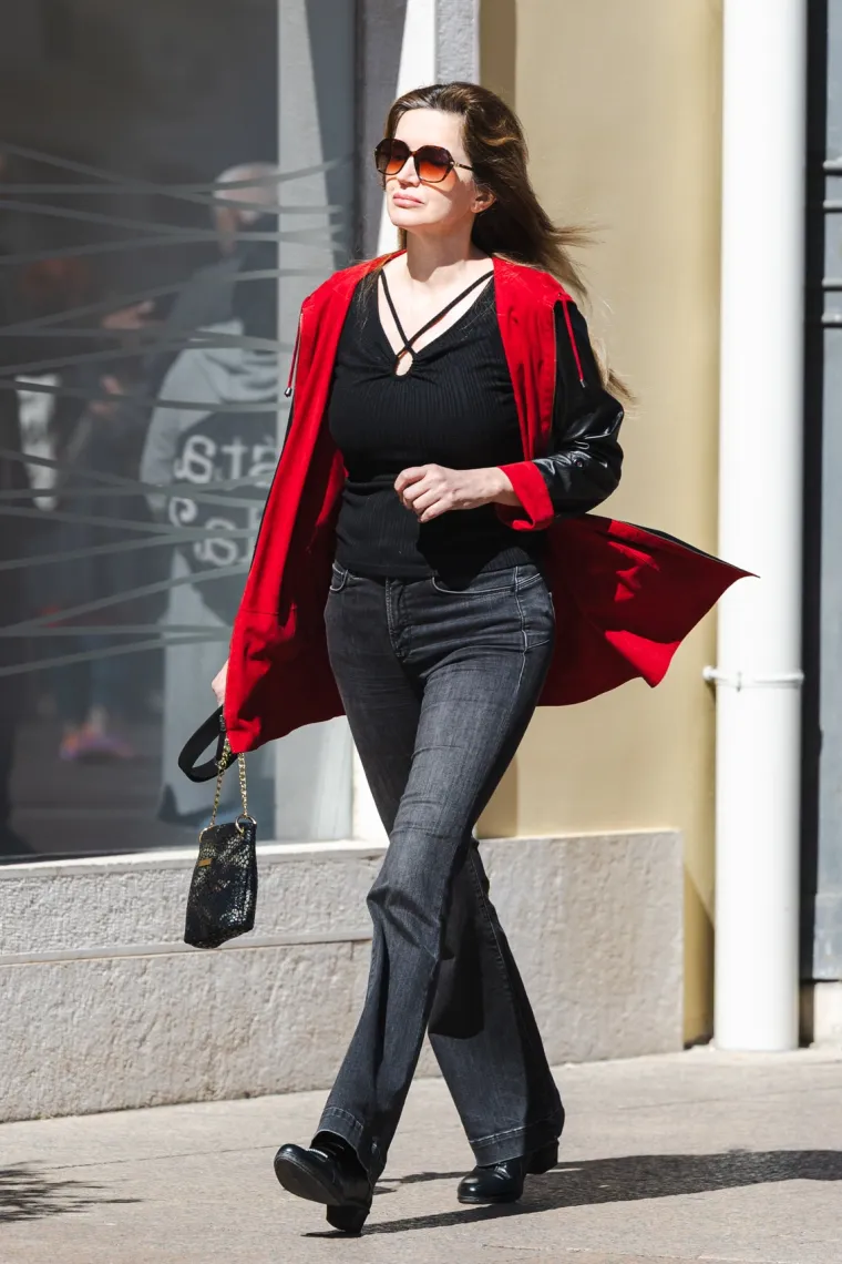 Mini suknje zavladale riječkim Korzom: Vitke noge lijepih dama ukrale sve poglede