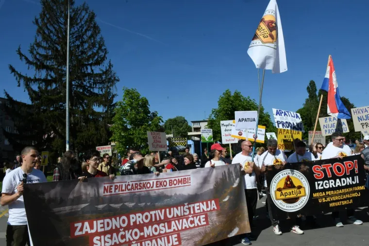 Sisak na nogama, poslane žestoke poruke protiv megafarmi i klaonica: 'Profit njima, smrad nama'