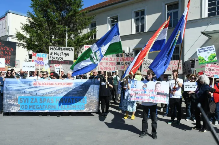 Sisak na nogama, poslane žestoke poruke protiv megafarmi i klaonica: 'Profit njima, smrad nama'
