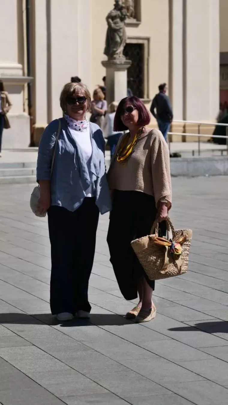 Čakovčanke nose sunčane naočale svih boja i oblika: Dvije nasmijane dame zračile su pozitivom
