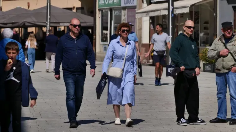 Čakovčanke nose sunčane naočale svih boja i oblika: Dvije nasmijane dame zračile su pozitivom