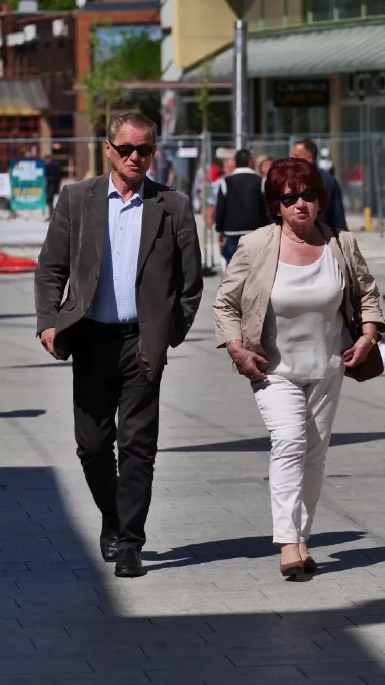 Čakovčanke nose sunčane naočale svih boja i oblika: Dvije nasmijane dame zračile su pozitivom