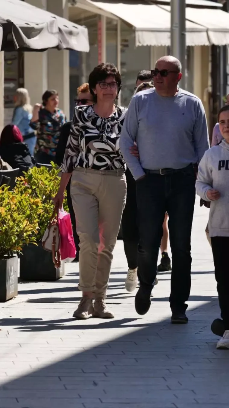 Čakovčanke nose sunčane naočale svih boja i oblika: Dvije nasmijane dame zračile su pozitivom