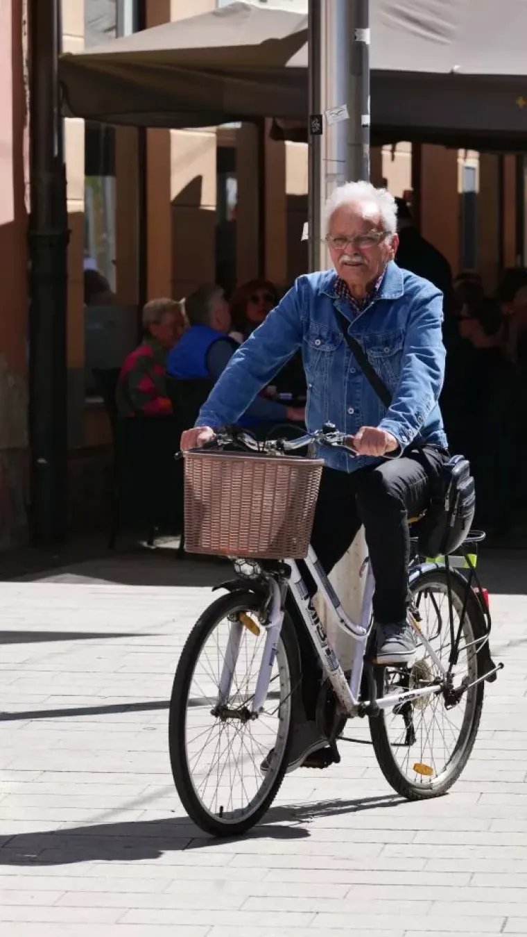 Čakovčanke nose sunčane naočale svih boja i oblika: Dvije nasmijane dame zračile su pozitivom