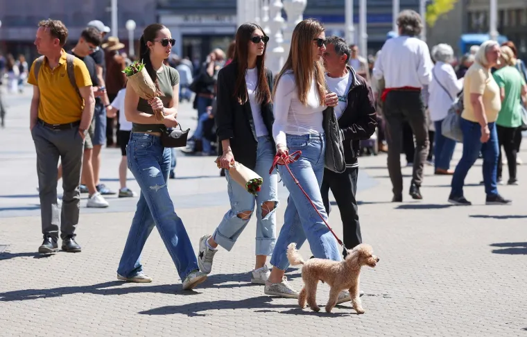 Ljeto nam se vratilo? Ove su ljepotice danas podigle temperaturu u sredi&scaron;tu Zagreba