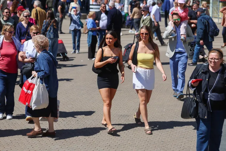 Ljeto nam se vratilo? Ove su ljepotice danas podigle temperaturu u sredi&scaron;tu Zagreba