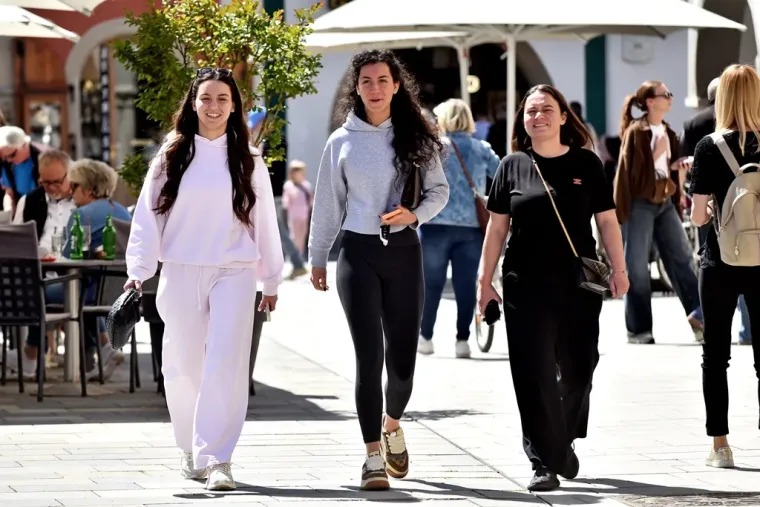 Varaždinci pohrlili van: Svu pažnju ukrala dama u rasko&scaron;noj baroknoj haljini