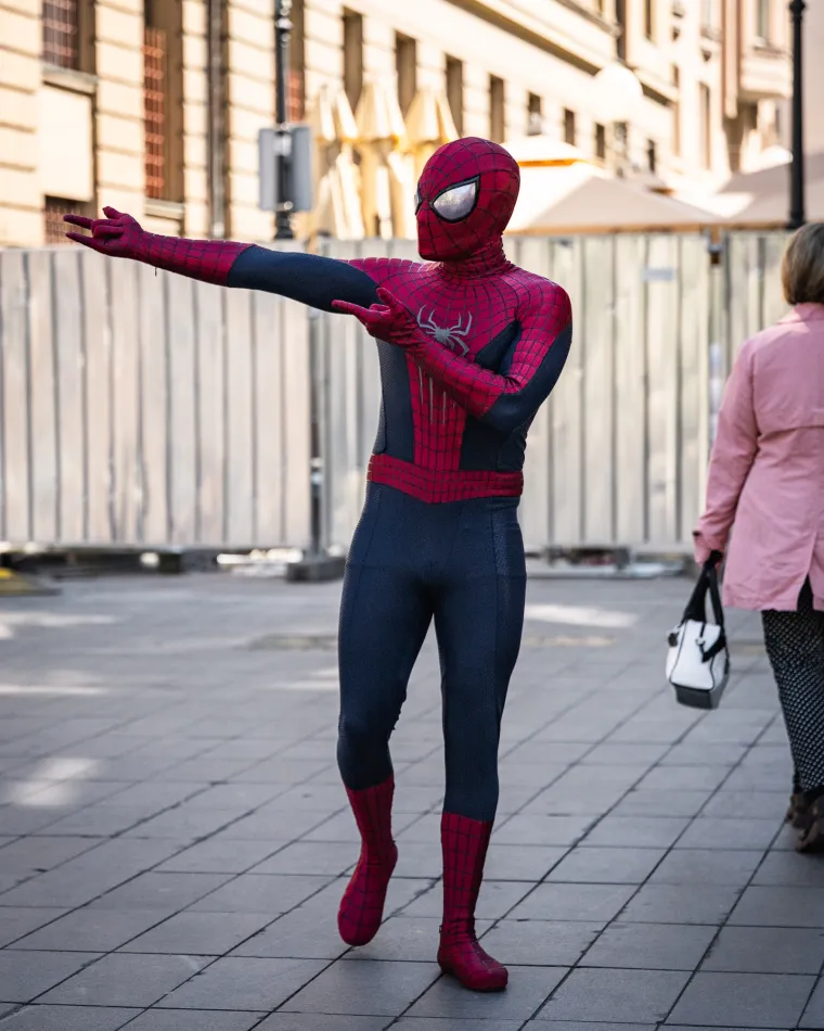 Temperature rastu, suknje se skraćuju: Zagrebačka &scaron;pica u znaku mini haljina i golih nogu