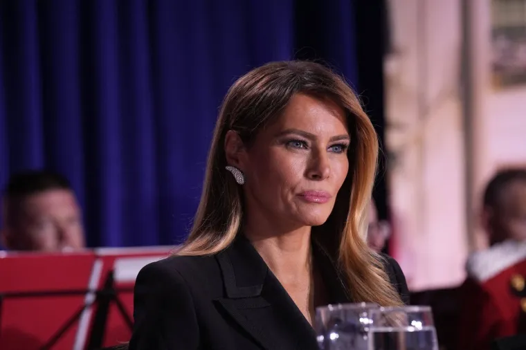 Pogledajte slike kaosa u noći: Posezali se pi&scaron;tolji, evakuirani Trump i Melanija