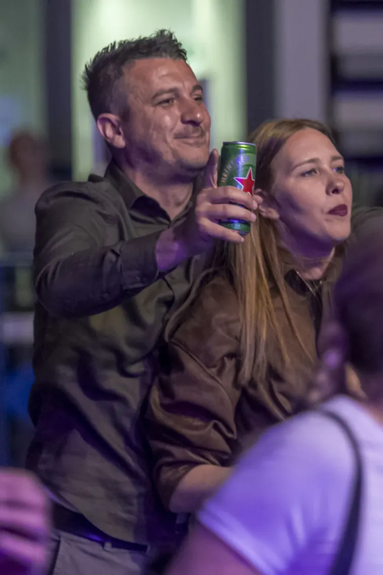 Lijepe legice zauzele prve redove: U Osijeku održan spektakl u čast Oliveru Dragojeviću