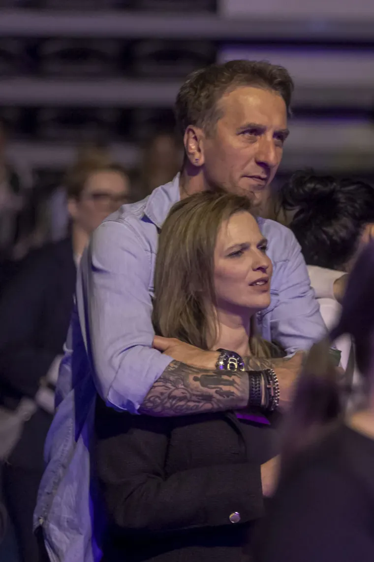 Lijepe legice zauzele prve redove: U Osijeku održan spektakl u čast Oliveru Dragojeviću