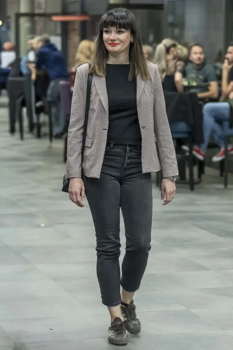 Lijepe legice zauzele prve redove: U Osijeku održan spektakl u čast Oliveru Dragojeviću