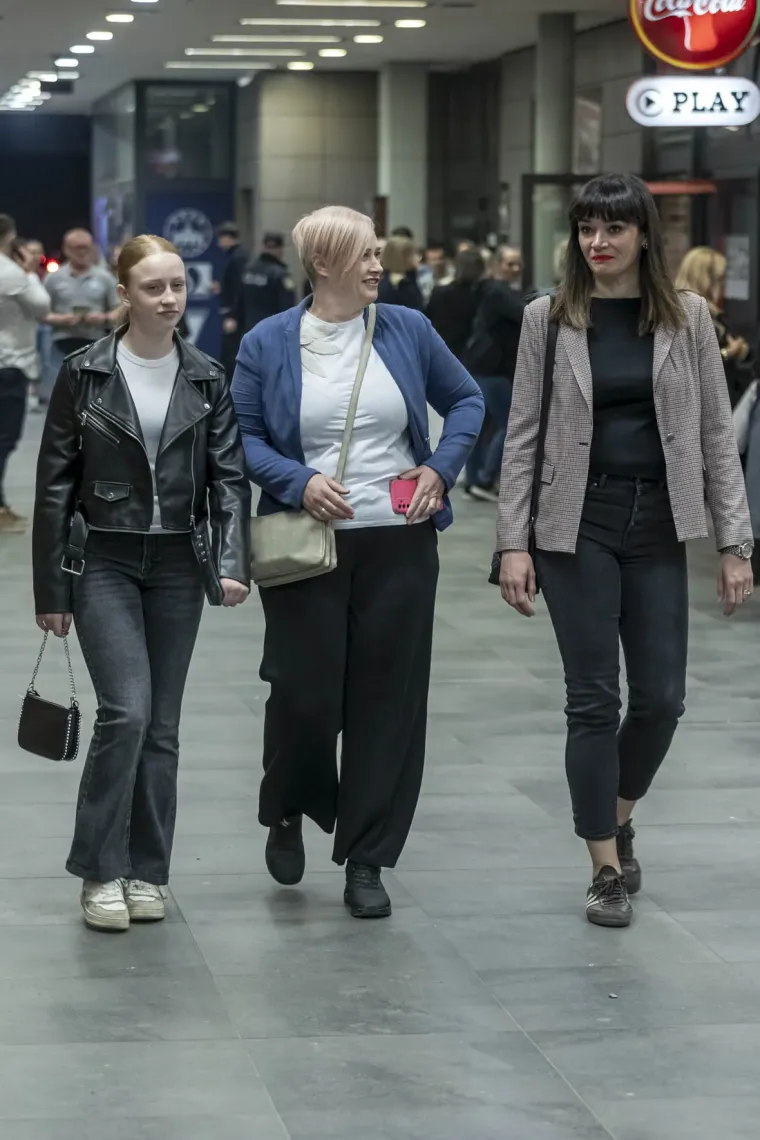 Lijepe legice zauzele prve redove: U Osijeku održan spektakl u čast Oliveru Dragojeviću