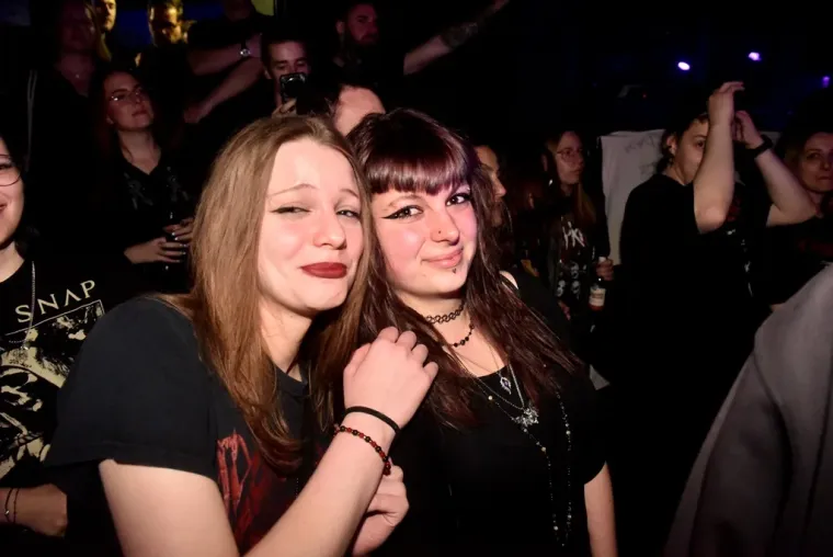 Žestoka večer u Varaždinu: Jan Kereke&scaron; i bend zapalili pozornicu, evo tko je sve bio na koncertu