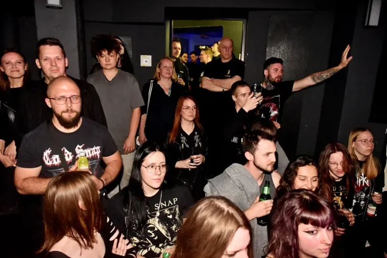 Žestoka večer u Varaždinu: Jan Kereke&scaron; i bend zapalili pozornicu, evo tko je sve bio na koncertu