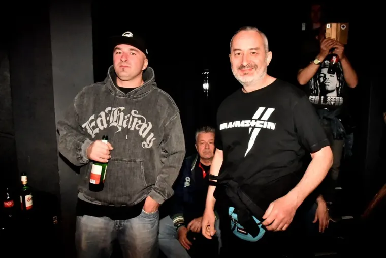 Žestoka večer u Varaždinu: Jan Kereke&scaron; i bend zapalili pozornicu, evo tko je sve bio na koncertu