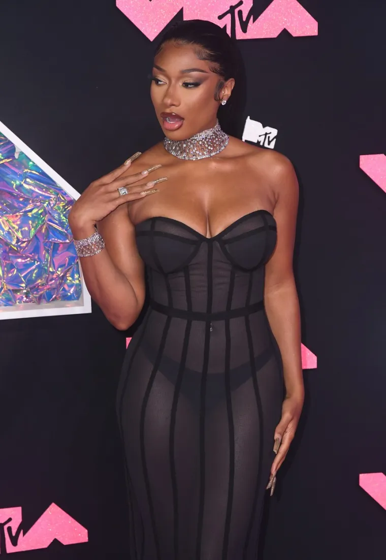 Atraktivna pjevačica razotkrila ko&scaron;arka&scaron;ku zvijezdu zbog prevare i &scaron;okirala javnost izjavom