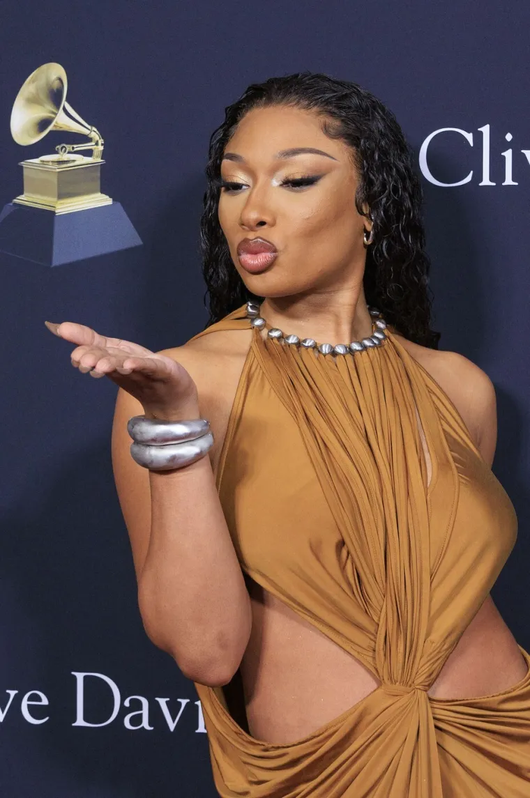 Atraktivna pjevačica razotkrila ko&scaron;arka&scaron;ku zvijezdu zbog prevare i &scaron;okirala javnost izjavom