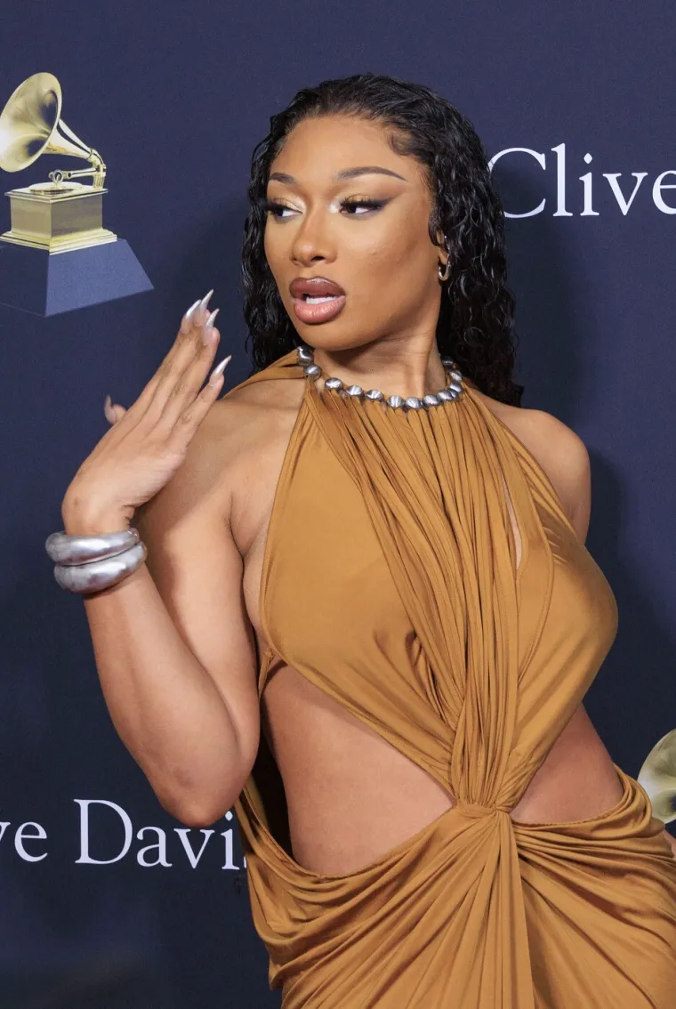 Atraktivna pjevačica razotkrila ko&scaron;arka&scaron;ku zvijezdu zbog prevare i &scaron;okirala javnost izjavom