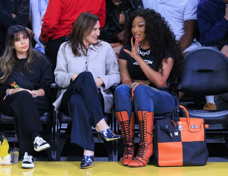 Atraktivna pjevačica razotkrila ko&scaron;arka&scaron;ku zvijezdu zbog prevare i &scaron;okirala javnost izjavom