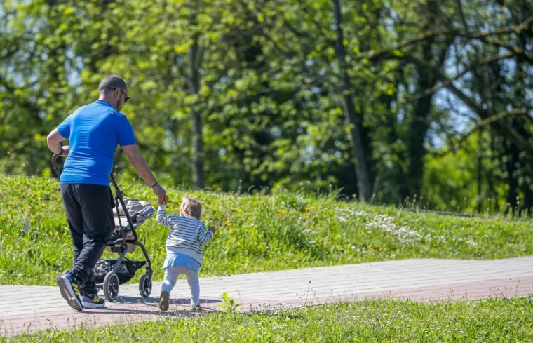 Sunce izmamilo Karlovčane: Građani pohrlili na ulice grada, pogledajte tko je sve bio