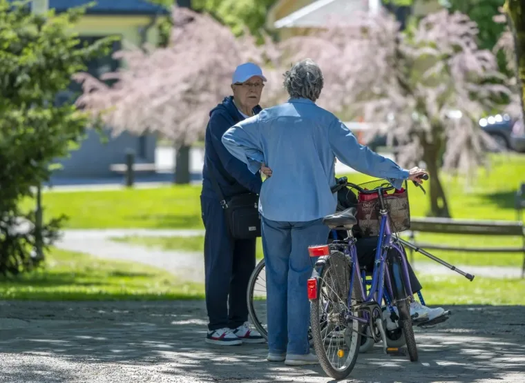 Sunce izmamilo Karlovčane: Građani pohrlili na ulice grada, pogledajte tko je sve bio