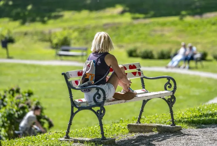 Sunce izmamilo Karlovčane: Građani pohrlili na ulice grada, pogledajte tko je sve bio