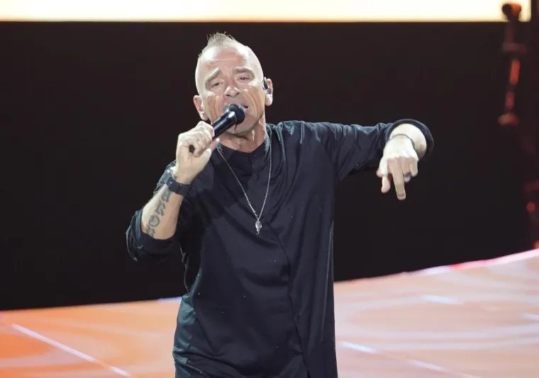 Eros Ramazzotti bacio publiku na koljena u Beogradu: Pogledajte koliko se promijenio