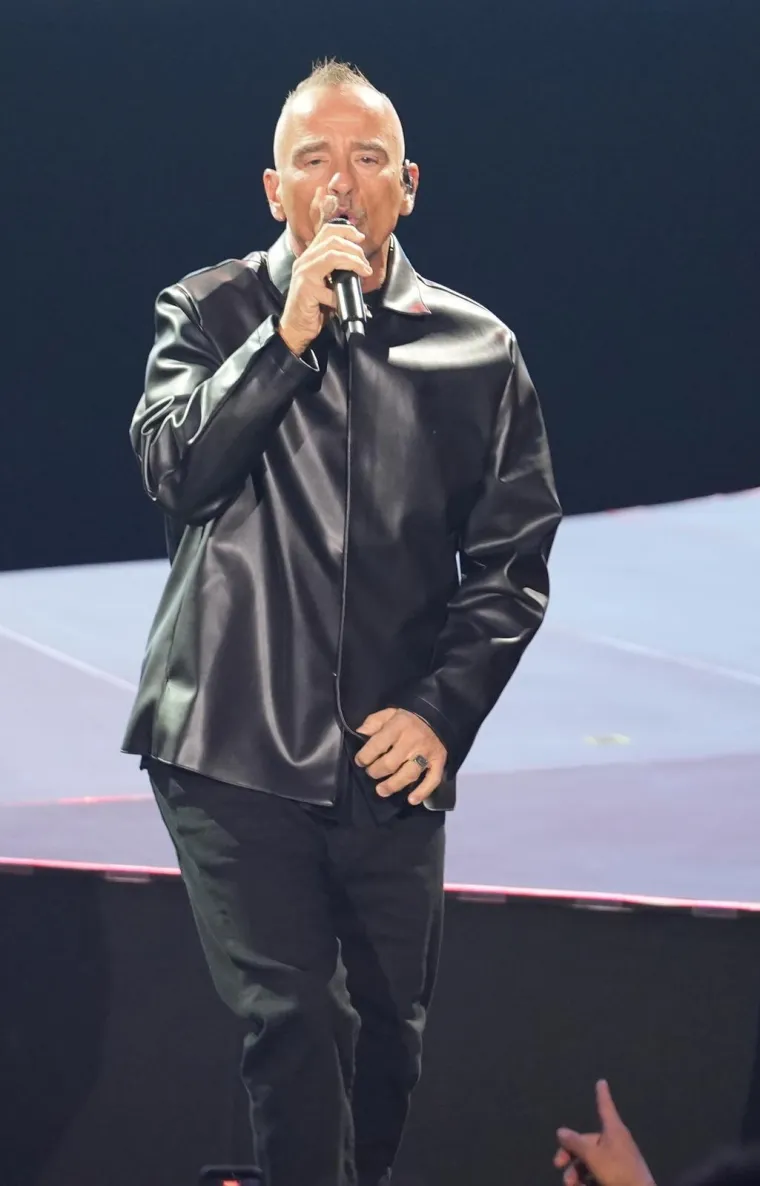 Eros Ramazzotti bacio publiku na koljena u Beogradu: Pogledajte koliko se promijenio