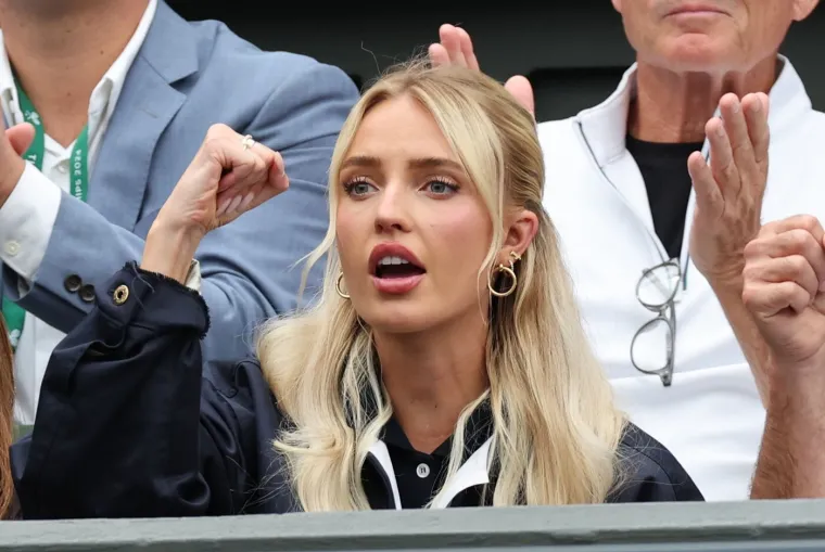 Prekinuli 'najpoznatija žena mu&scaron;kog tenisa' i slavni igrač! Objavila kako plače u krevetu