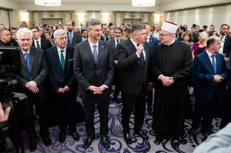 Pogledajte susret Milanovića i Plenkovića: Na&scaron;e kamere snimile neugodnjak u Sheratonu