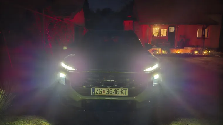 Njemački SUV je stvoren da impresionira: Pogledajte spoj nove tehnologije i stare &scaron;kole