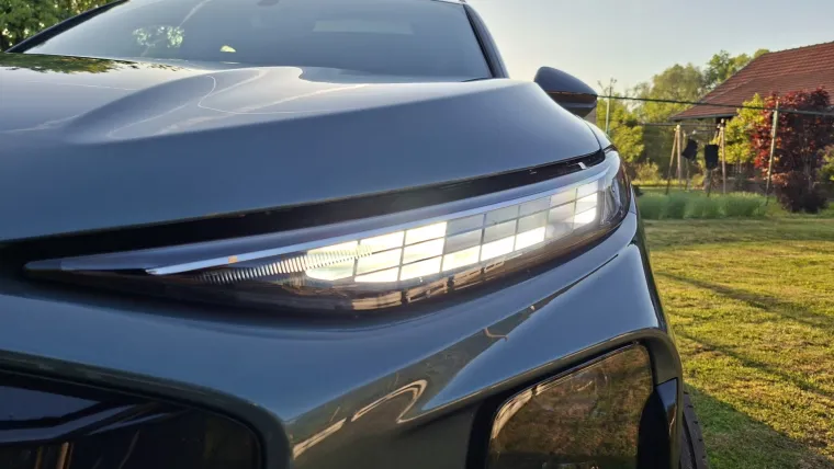 Njemački SUV je stvoren da impresionira: Pogledajte spoj nove tehnologije i stare &scaron;kole