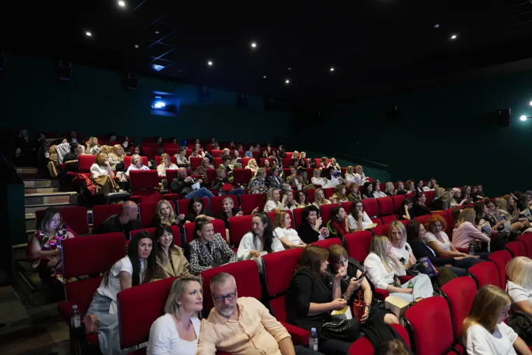 Je li ovo Zagreb ili Hollywood? Domaće zvijezde pro&scaron;etale crvenim tepihom, evo tko se sve pojavio